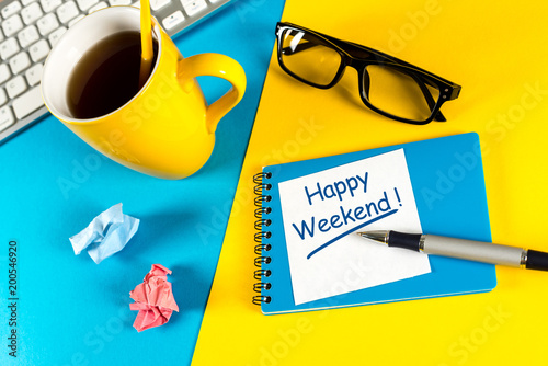 Fotografía Waiting for the End of the Week at office and wish Happy Weekend