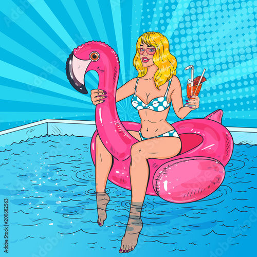 Dekoracja na wymiar  pop-art-piekna-blondynka-plywanie-w-basenie-na-materacu-pink-flamingo-czarujacy