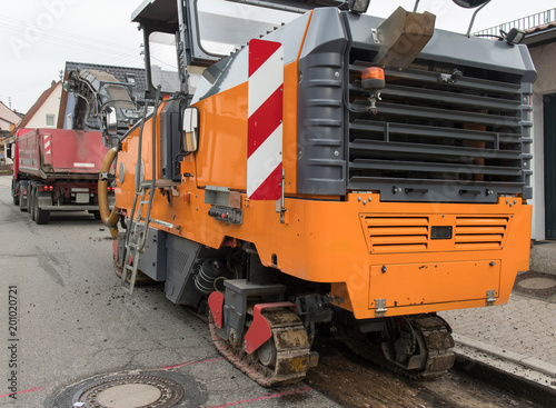 Strassenfrase Befordert Abgefrasten Asphalt Uber Forderband In Last
