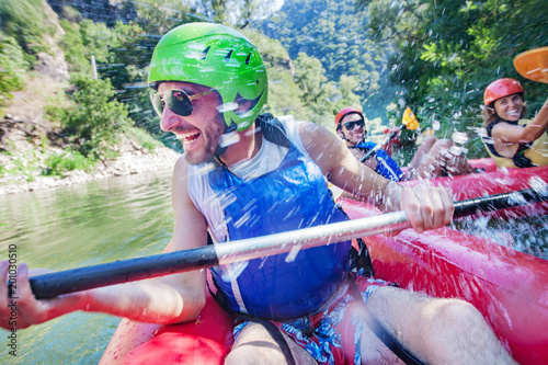 Dekoracja na wymiar  canoe-water-joy-splashes-fun