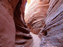 Spooky Gulch Slot Canyon, At Dry Fork, A Branch Of Coyote Gulch, Hole In The Rock Road, Grand Staircase Escalante National Monument, Utah, USA