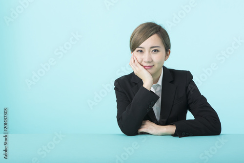 デスクで頬杖をつくスーツの女性 Buy This Stock Photo And Explore Similar Images At Adobe Stock Adobe Stock デスクで頬杖をつくスーツの女性 Buy This Stock Photo And Explore Similar Images At Adobe Stock Adobe Stock
