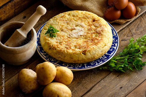 Cuadros en Lienzo still life with spike typical Spanish potato omelette