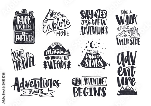 Cuadros en Lienzo Collection of written phrases, slogans or quotes decorated with travel and adventure elements - backpack, mountain, camping tent, forest trees
