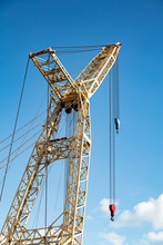 Construction Crane With Hooks
