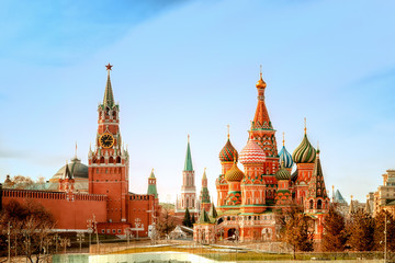 Fototapete - Moscow Kremlin and St Basil's Cathedral on the Red Square in Moscow, Russia.