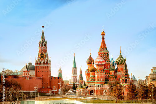 Fotomural Moscow Kremlin and St Basil's Cathedral on the Red Square in Moscow, Russia