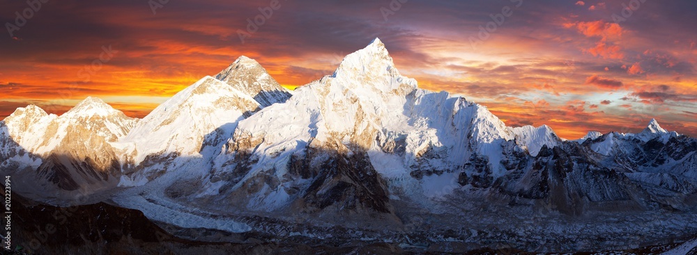mount Everest sunset panoramic view - obrazy, fototapety, plakaty 