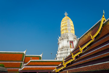 The temple's prang Phra Si Rattana Mahathat is a Buddhist temple (wat) Pagoda and major tourist attractions in Phitsanulok ,Thailand.