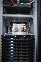 Aufkleber - Technicians looking into servers