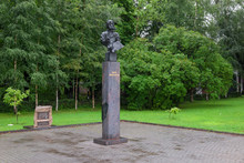 RUSSIA, SAINT PETERSBURG - AUGUST 18, 2017: The Monument To Ivan Aivazovsky, Kronshtadt