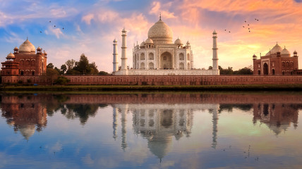 Fototapete - Taj Mahal Agra with view of east and west gate at sunset with water reflection.