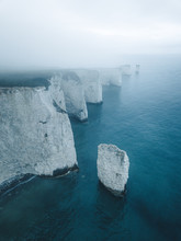 Abgebrochener Felsen Von  Weißen Kreidefelsen An Der Englischen Südküste Bei Poole, Vereinigtes Königreich