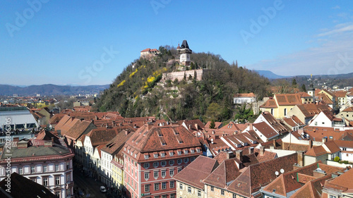 Luftaufnahme Vom Schlossberg In Graz Osterreich Kaufen Sie Dieses Foto Und Finden Sie Ahnliche Bilder Auf Adobe Stock Adobe Stock