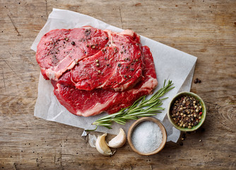 Canvas Print - fresh raw beef steaks