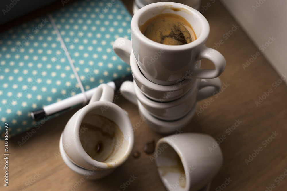 empty coffee cups - obrazy, fototapety, plakaty 