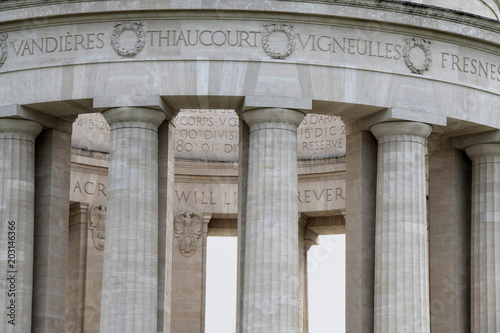 Fotografie, Obraz Colonnade du Mémorial de la Butte de Montsec