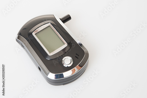 Fotomural traffic police handheld breathalyzer showing drunkenness do not drink and drive