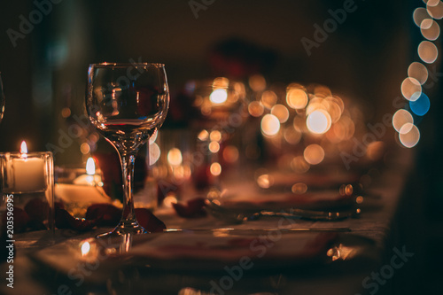 Fotografía Romantic Wine Glass with Candles