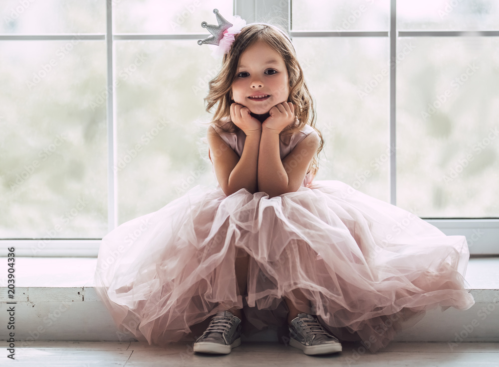 Little cute girl in dress - obrazy, fototapety, plakaty 