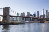 Fototapeta Nowy Jork - New York, Lower Manhattan skyline with Brooklyn Bridge