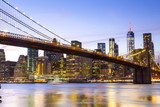 Fototapeta Mosty linowy / wiszący - New York, Lower Manhattan skyline with Brooklyn Bridge