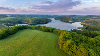 abendstimmung über talsperre