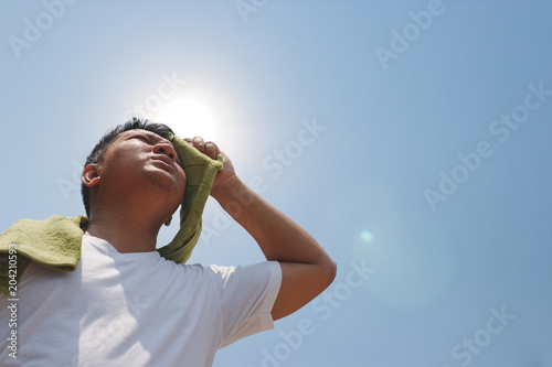 Fotografía Young man and heat stroke.
