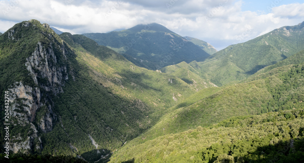 fotografie-pollino-national-park-is-the-largest-nature-reserve-in