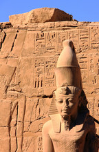 Statue égyptienne 