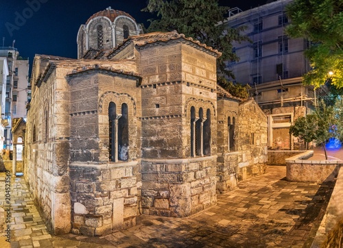 Zdjęcie XXL Starożytny kościół w centrum Aten
