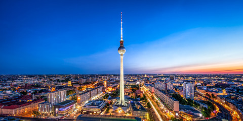 Fototapete - Berlin Skyline mit Fernsehturm bei Nacht