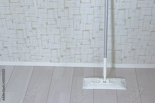 床掃除イメージ片づけ引越し Buy This Stock Photo And Explore Similar Images At Adobe Stock Adobe Stock