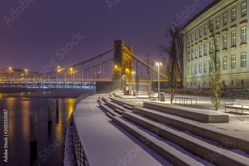 Obrazy most Grunwaldzki  wieczorowy-widok-na-mot-grunwaldzki-oraz-bulwar-przy-dolnoslaskim-urzedzie-wojewodzkim