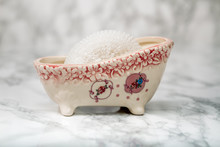 Decorative  Ceramic Mini Claw Foot Bathtub Soap Dish With Bath Sponge