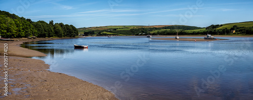 Fotografía St Dogmaels, Pembrokeshire, Wales on the estuary of the River Teifi