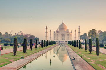 Wall Mural - Taj Mahal at the sunrise, Arga, India