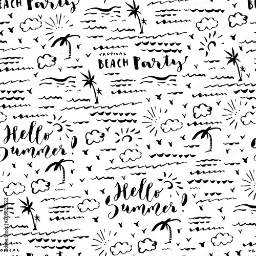 Stoffe zum Nähen Hand gezeichnet Sommer nahtlose Muster mit Palm Rees, Meer, Wolken und Vögel. Hallo Sommer Beach Party Pinsel hand Schriftzug