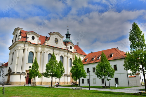 Zdjęcie XXL Praga klasztoru widok w chmurnym dniu. Cityscape.