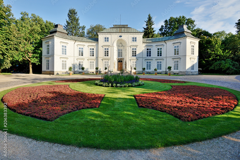 Myslewicki Palace in Lazienki Park in Warsaw, Poland - obrazy, fototapety, plakaty 