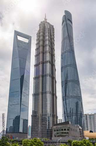 Plakat Centrum finansowe Pudong w Szanghaju: trzy kultowe drapacze chmur z rzędu, Chiny