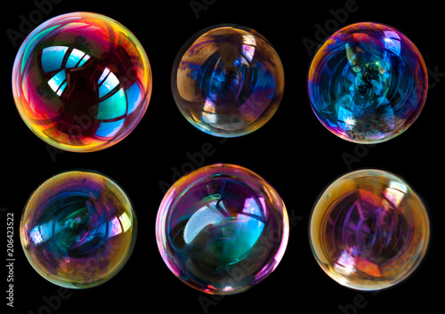 Photographie soap bubbles isolated on black background