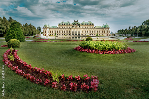 Wien Architektur Schloss Belvedere Mit Garten Buy This Stock