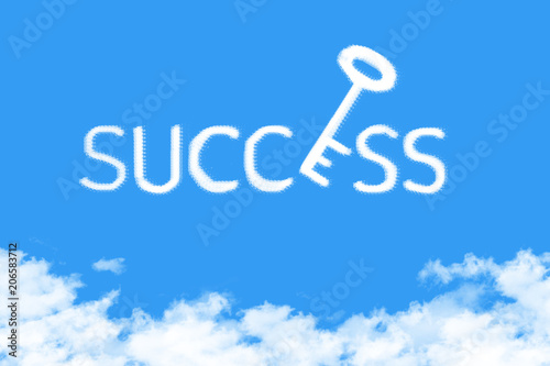 Fotografía key to success shape clouds , business concept on blue sky