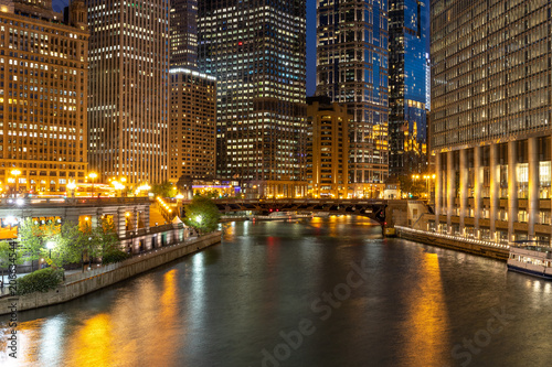 Plakat Chicago wieczorem panoramę centrum miasta
