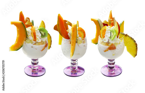 Leckeres Eis im Becher Stock Illustration | Adobe Stock