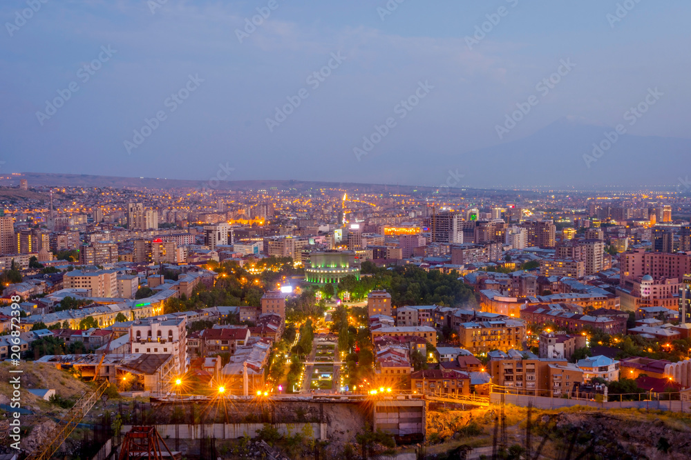 Yerevan at night - obrazy, fototapety, plakaty 