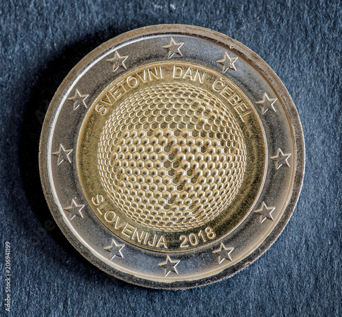 Fotografía National side of two euro coin issued by Slovenia 2018