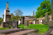Old Calton Burial Ground in Edinburgh/Schottland mit Blick auf das Nelson-Monument