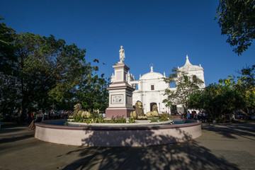 Wall Mural - roundabout in the central park of leon, nicaragua